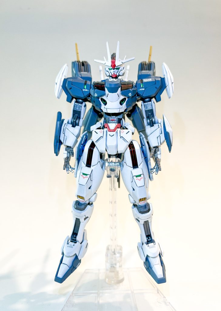 肩をイカリ肩に、胴脚延長。肉抜き埋め、合わせ目消し、各部シャープ化、面だし、彫り直し、塗装。