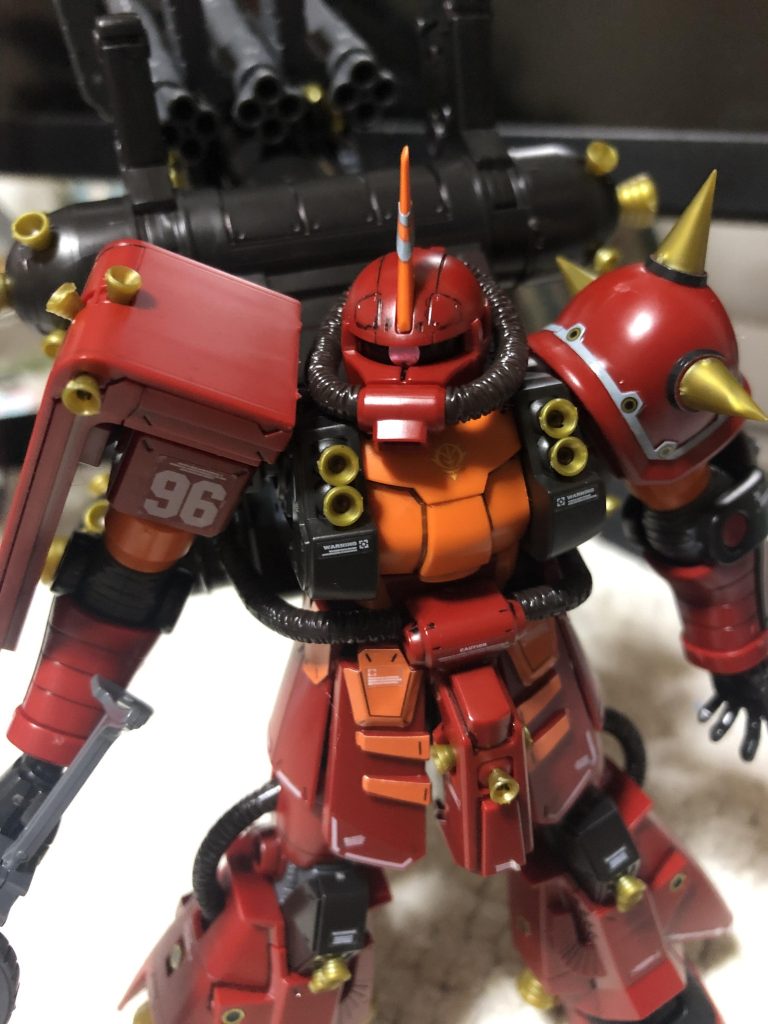 赤いモデルスーツは良いものだ・・