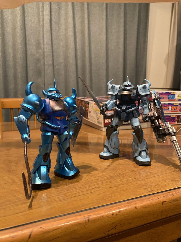 グフカスタムと並べてもプロポーションいい感じです。最後まで見ていただきありがとうございます。