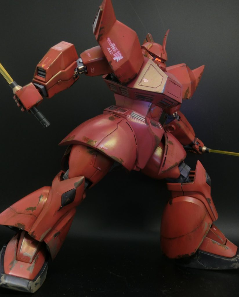 柄を半分に分割し、二刀流を再現！