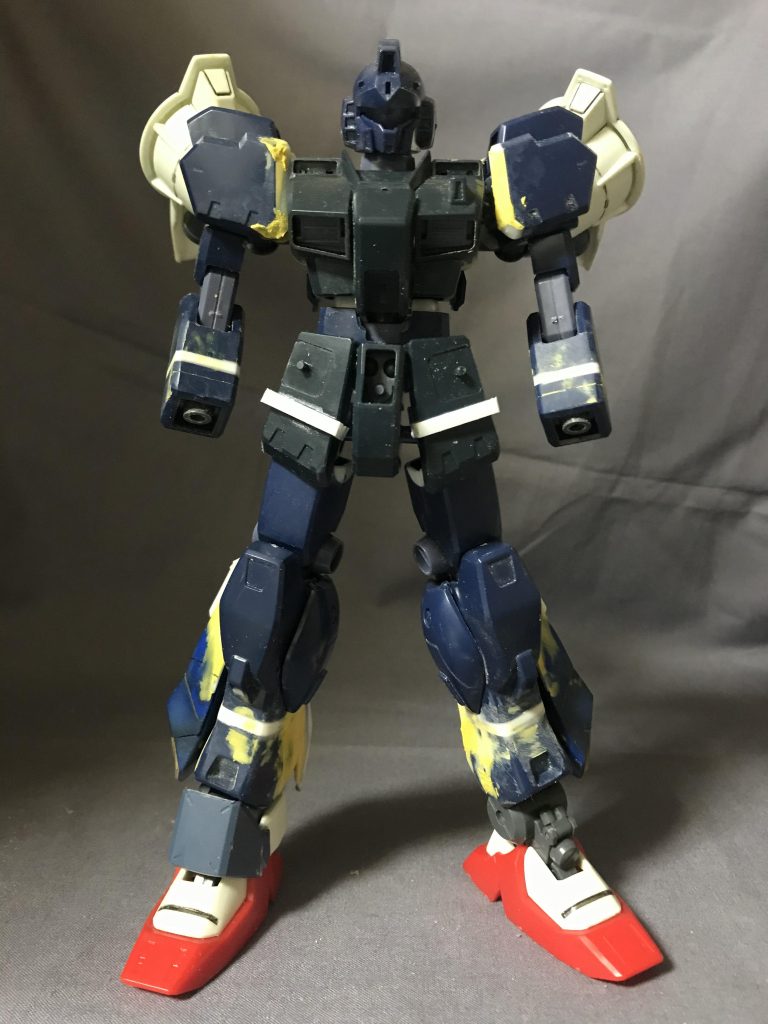 手、足、だいぶ伸びてます。気がつけばνガンダムクラスの大型MSに(笑)