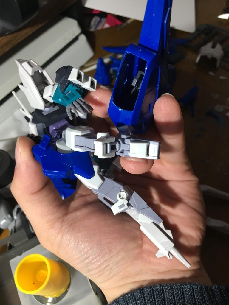 かなりお手軽な改造となりますが基本的にはフェイクニューユニットで使われている合体ジョイントを移植しています。