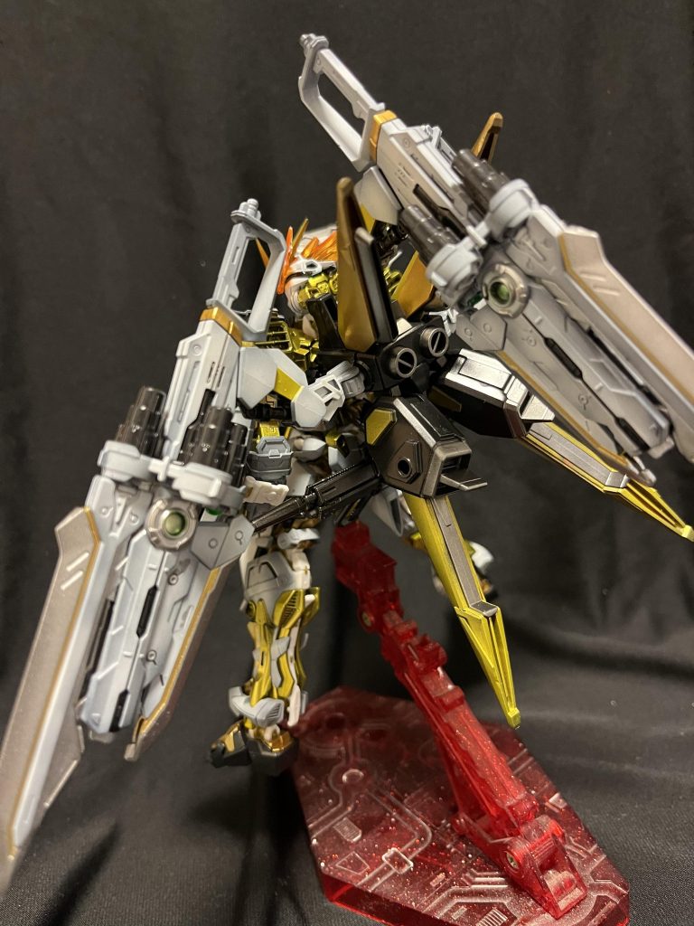 黄金の龍–3枚目/制作者：不満足