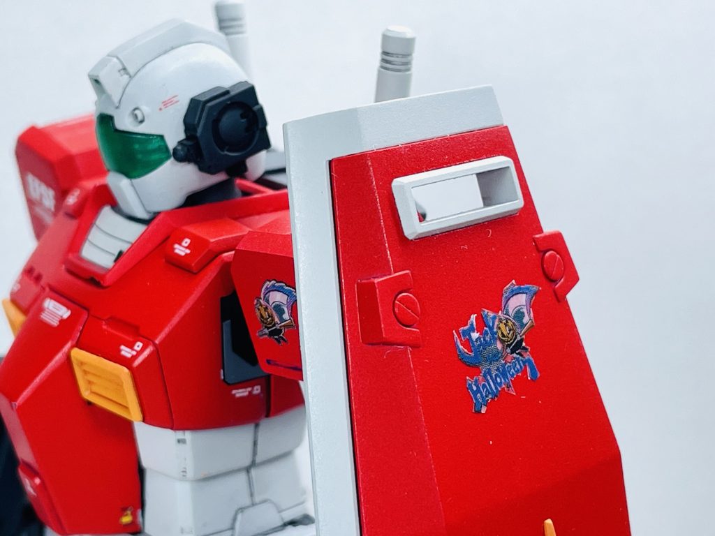 貴重なシールは、可能な限り、余白を切除。