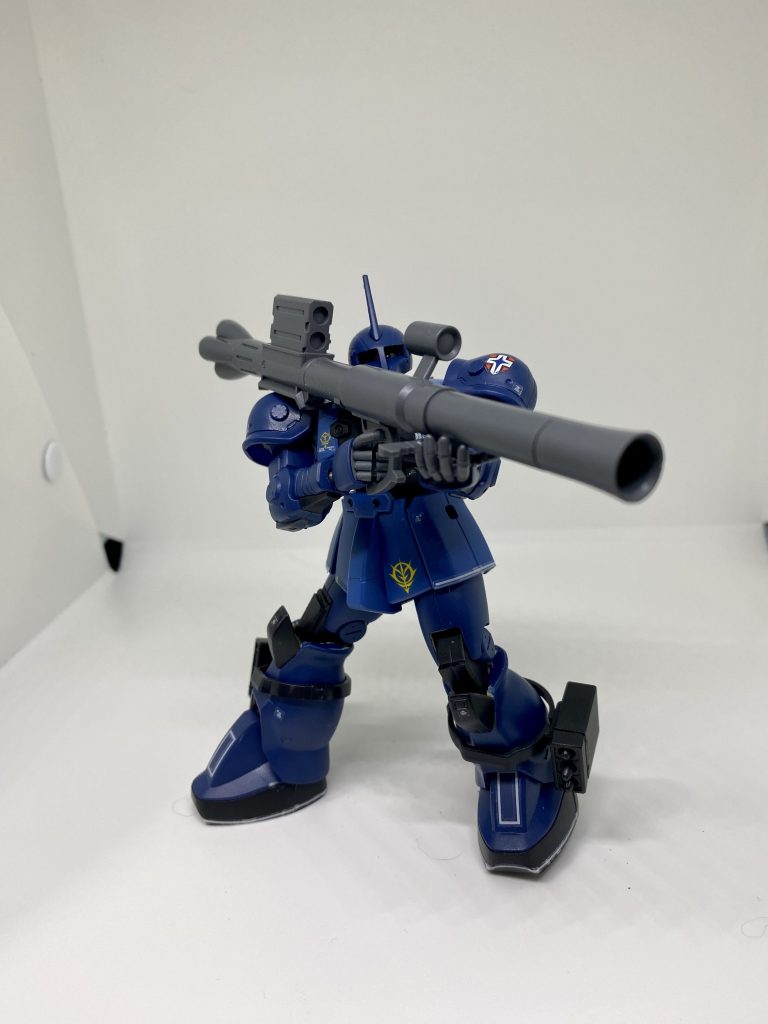 ボールジョイント化によってスナイパータイプの稼動範囲より自由度が広がった様に思います。バズーカの構え方も割と楽に出来ます