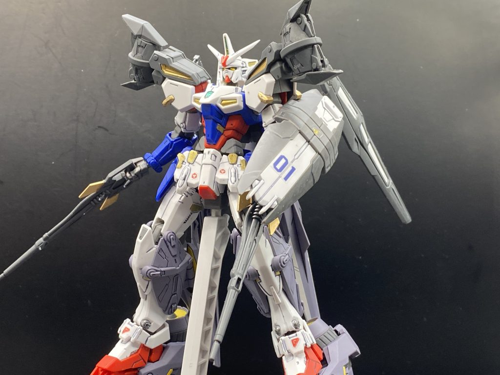 ということで部分塗装に関しては黄色パーツをいくつかと色合いが単調になってるところをゴールドにその他は緑色の箇所をメタリックグリーンにしたりしました