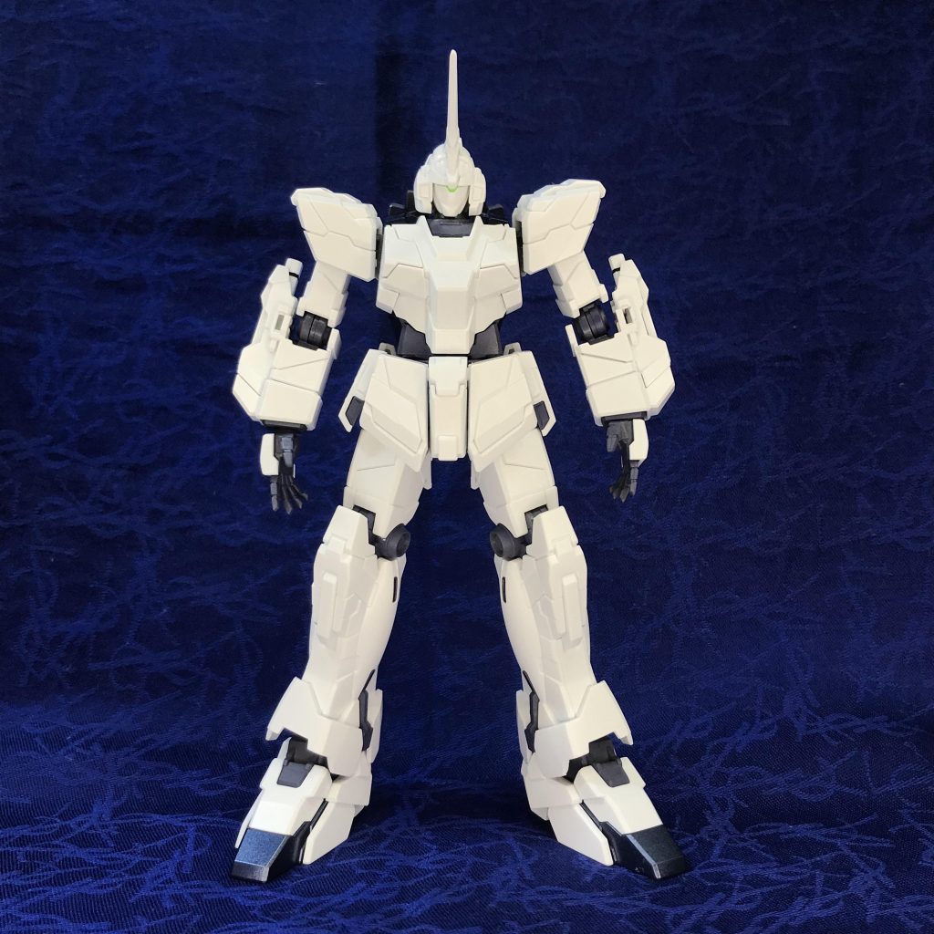 純白の機体がかっこ良すぎて、スミ入れするのをやめました。