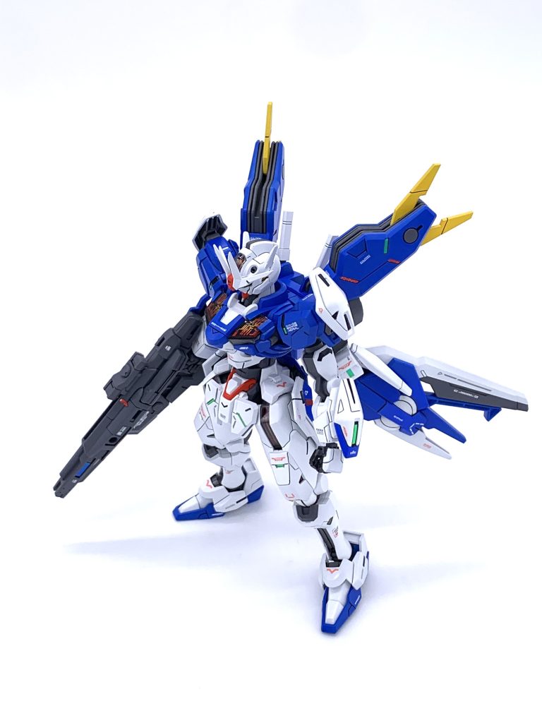 タガネでモールドを掘り直してます。