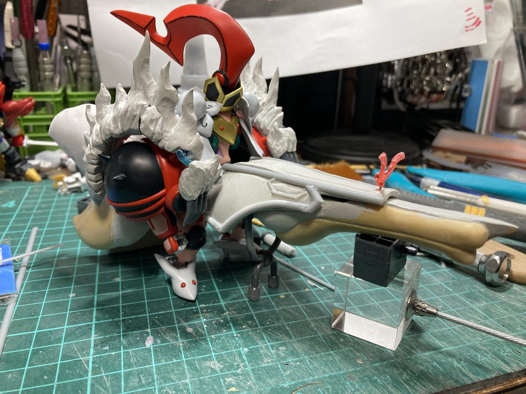 撃破邪光砲もほぼパテの塊本体よりもパテの使用量は多いです。