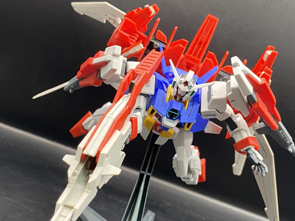 変形機構のおかげでこういう特殊な前傾姿勢まで取れるのはさすがとしか言いようがありません