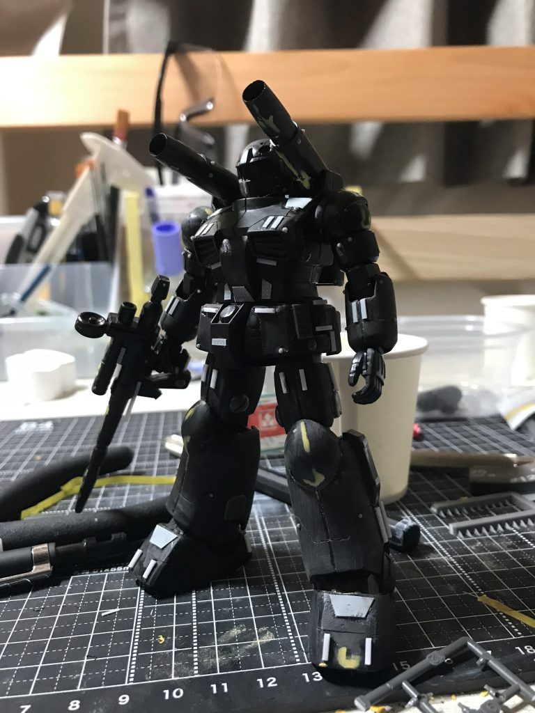 エコプラっていう真っ黒のガンキャノンでした。背景汚くてすみません