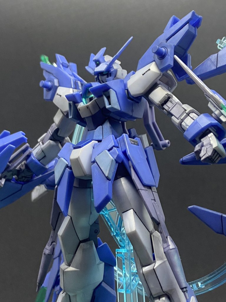 ツインアイの部分はホイルシールを切り出して貼り付け