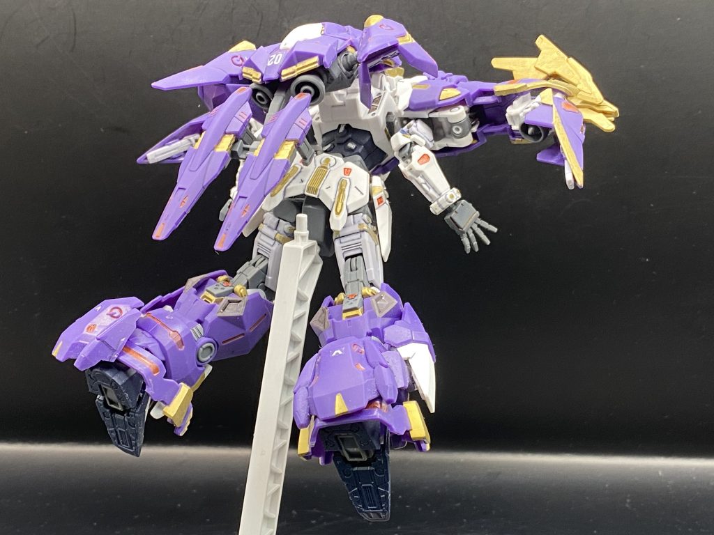 全身を前後から全体的にマッシブで素立ちでもカッコイイ！