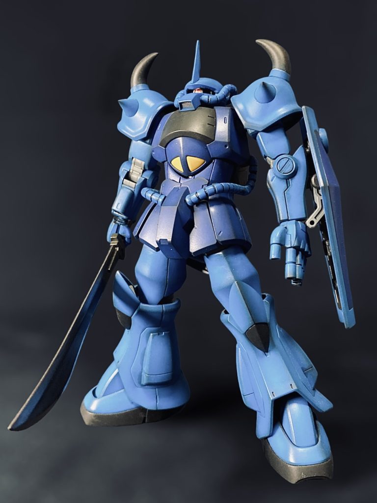 剣を自然に持たせたかったので、右手首に角度をつけたものを作り、モノアイをクリアパーツ化した以外はどノーマルです。