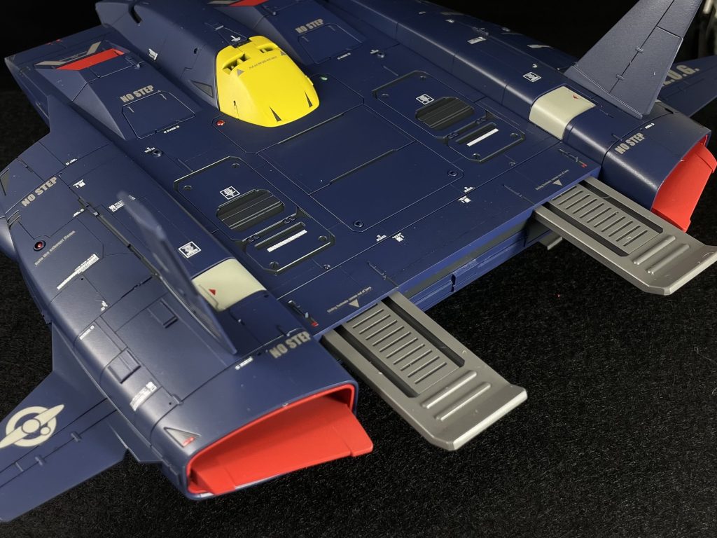 翼の縁は、薄々＆角度付けしてみたけど、、言わなきゃわかんないレベル。まだまだ未熟ナリ