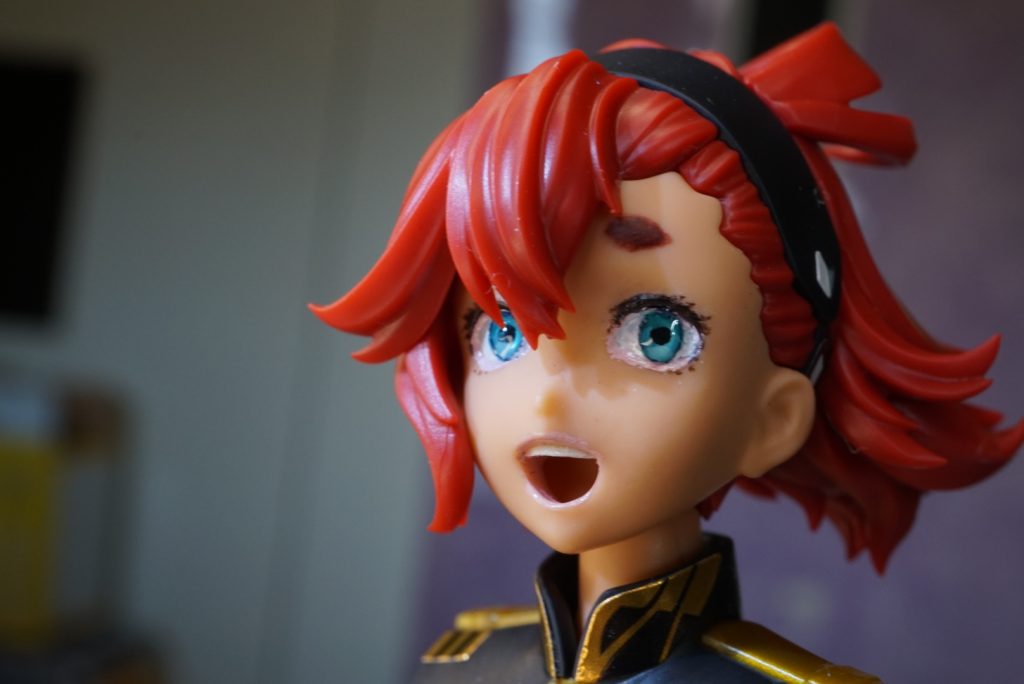 ちょい視線外して奥の目がちゃんと見えるアングルにて。瞳にレジン流して組んでみたら、視線を合わせると前髪で奥側の眼が隠れてしまう…  orz仮組み大事。