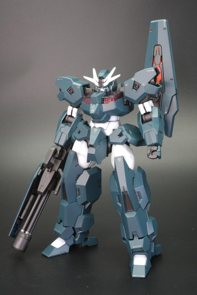 ルブリスウルは、足元がしっかりしていて、アクションベースがなくても自立します。