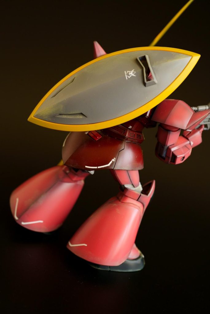 盾も少しウェザリング。合わせ目はあえて残して情報量を増やしました