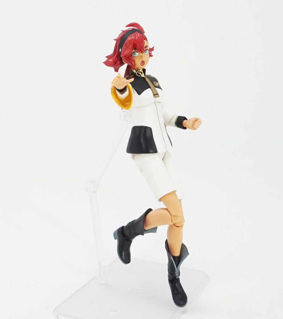 叫び顔?は右目線にしました。袖の中の塗装指示はありませんでしたが、見本写真やイラストを参考に塗っています。