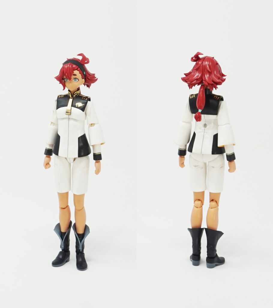 前面後面です。靴底が小さいから自立が難しい;