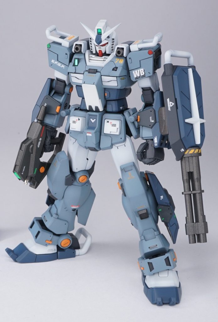 戦闘機風の色で塗装し、挿し色としてオレンジを散らしました。