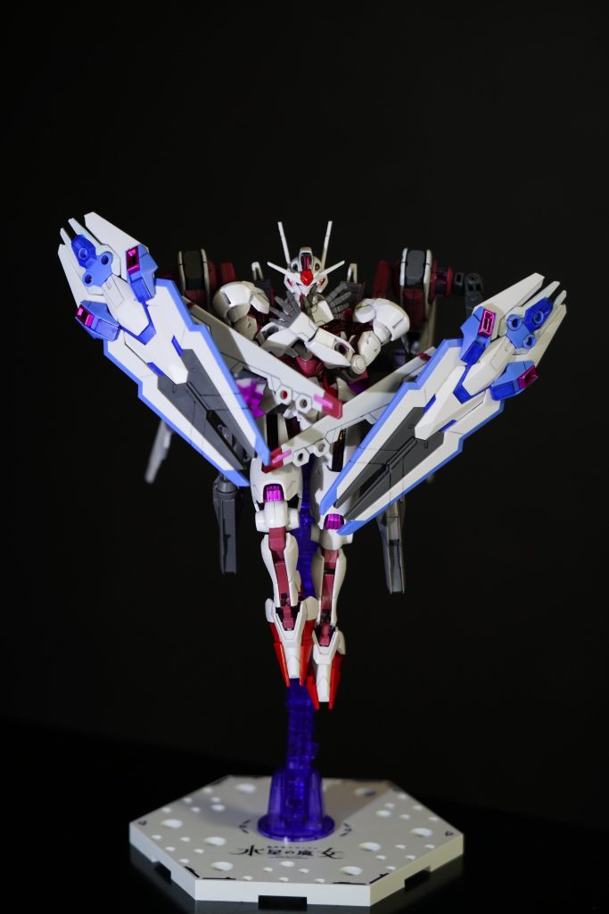 ウィングバインダーごと防御に転用可能。