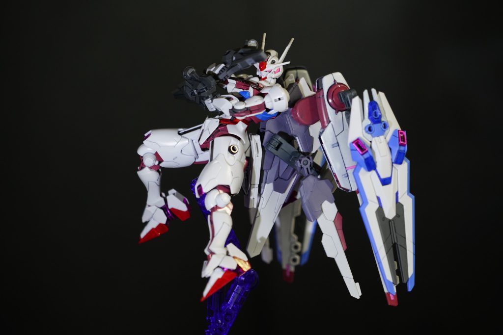 脚は、膝から下踵までをルブリス使用エアリアルより細身の為、シルエット優先です