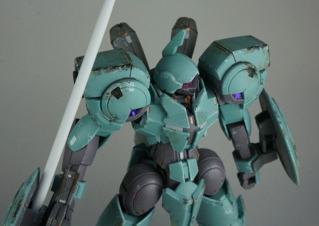 キットはフレームのモールドが良くて、パイプや装甲板の一部を塗り分けました。