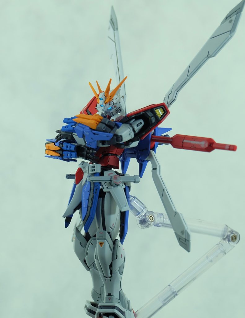 パッケージでも喧伝しているように腕組みができる。最高ですね