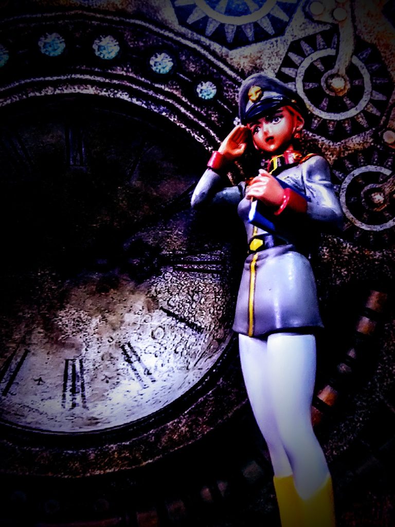 あおりで見ると?見開いている目が怖すぎます😅