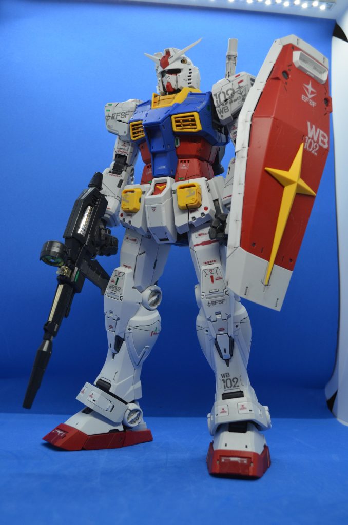 武器を装備してフロントショット。デカール貼りが多かったですが楽しいものです!