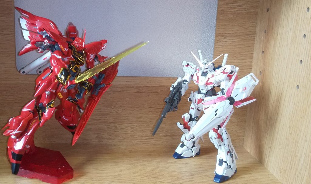 RGユニコーンとシナンジュ