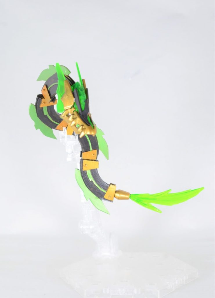 さらに、乾坤圏と左腕のパーツを合体させて「乾坤圏　ドラゴンモード」にするギミックも付けてみました。