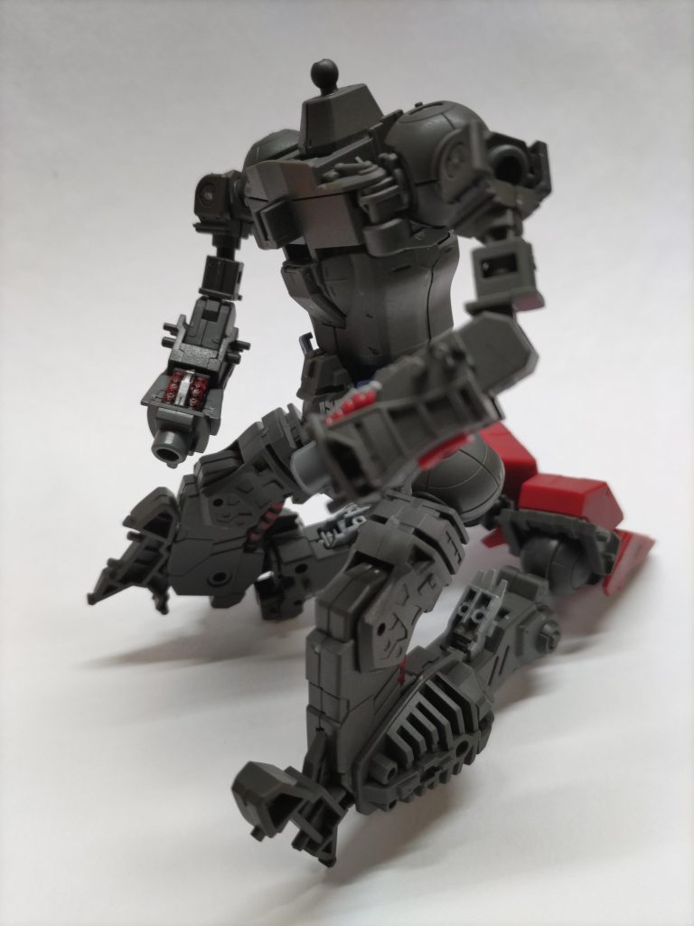 MGはフレームからの組み立て感が楽しいですね。あえて先にフレームだけ組みました。