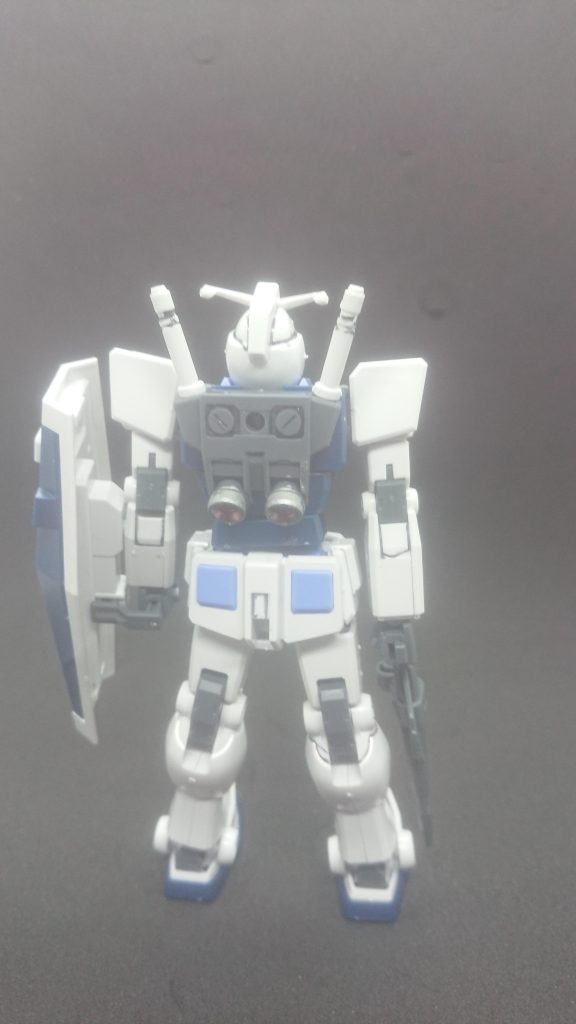 背面はこんな感じ。わかりにくいけど、スラスターに中をメタリックレッド、外をシルバーに塗装しています。