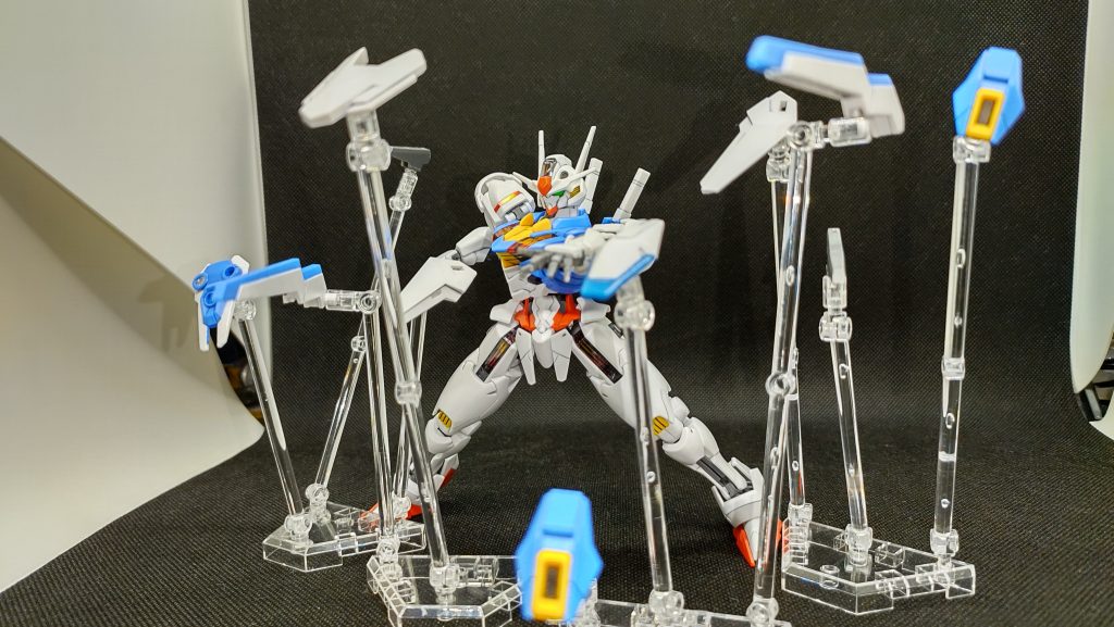 ディスプレイスタンドを使って、ビットを浮かせてみたした。