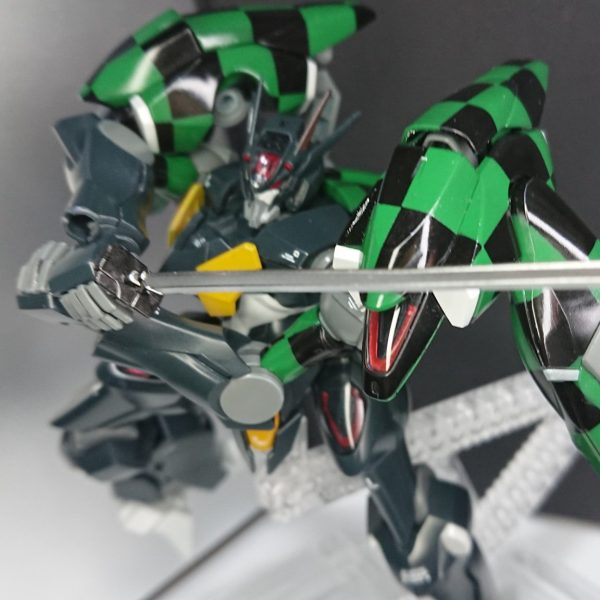 ガンダムファラクト(市松模様)