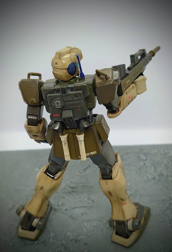 色のこだわりは、あまりありません宇宙用では無いジム・コマンドは、コロニー防衛設定なので、都市に溶け込む塗装かな〜くらいで塗装しました