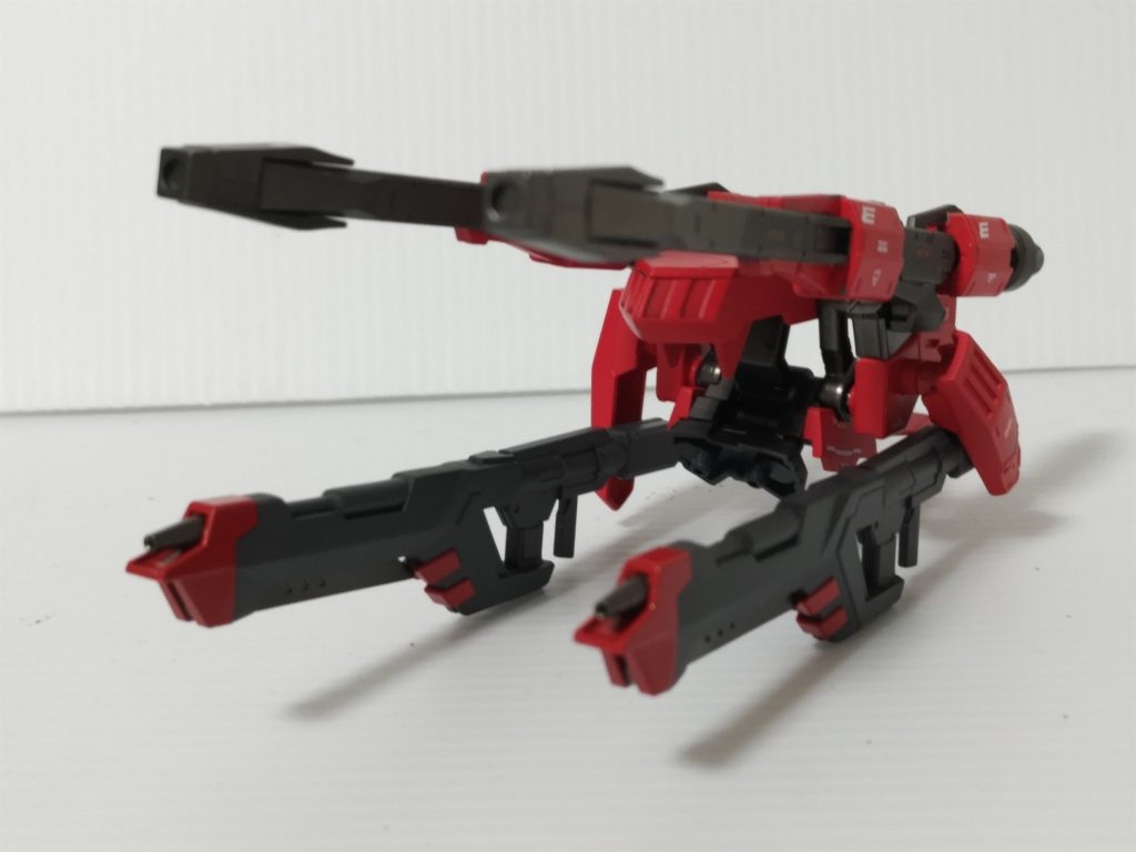 バックパック装備単体でも、自立支援機体として、動ける設定です。