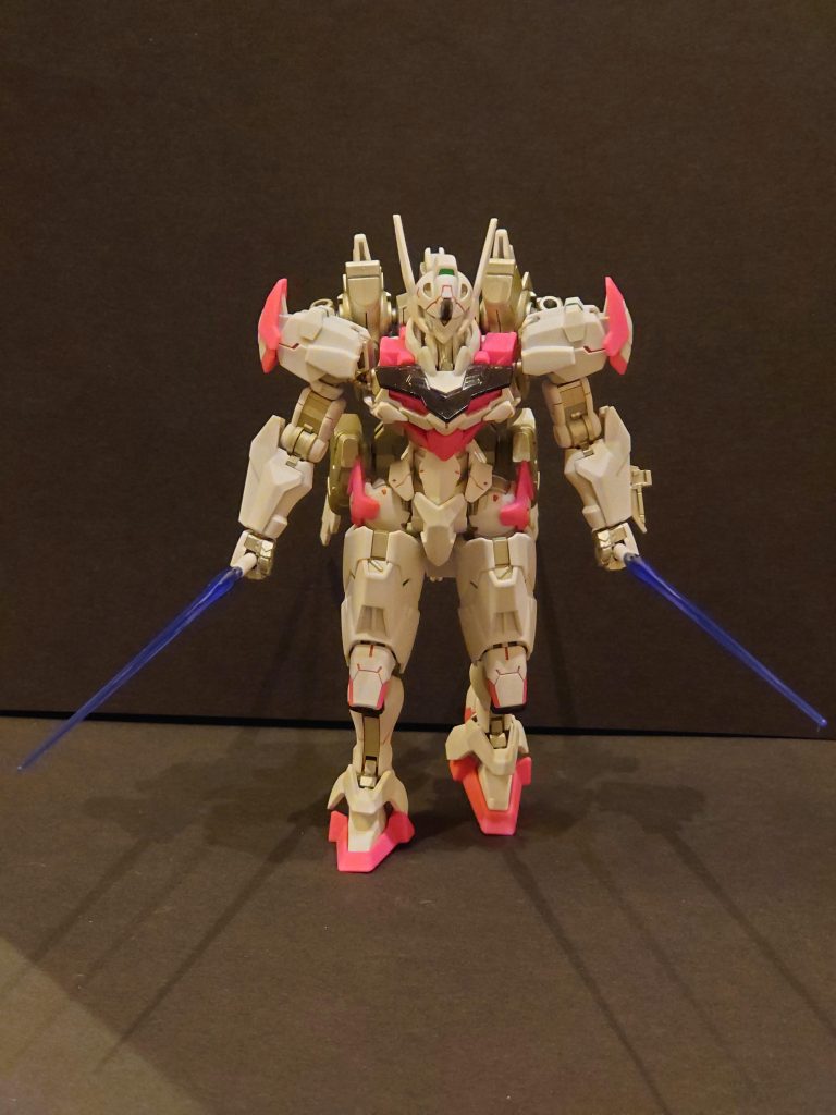 劇中では使わなかったビームサーベル二刀流で。