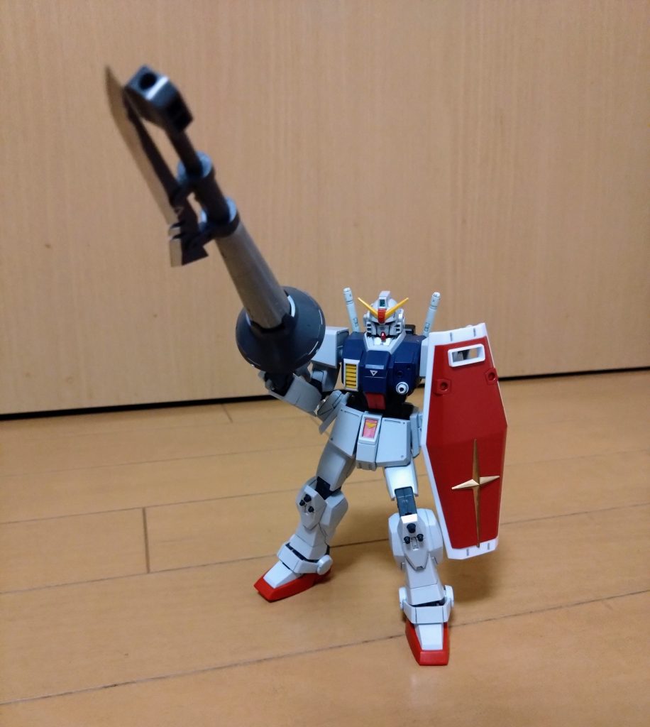 連邦宇宙軍上層部は何を思ったのか試作武器「ガンランス」なるものを開発。ガンダムのビームジャベリンからヒントを得たらしいこの武器は、その運用性の悪さから現場からは不満が続出していたとか……。