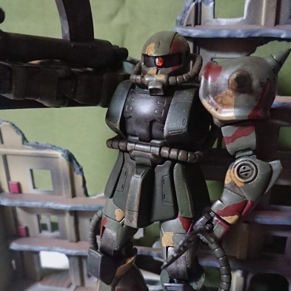 ザクⅡ ［ドイツ戦車迷彩風］