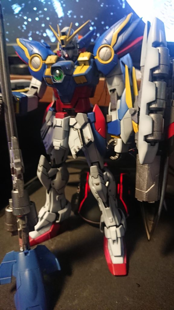 デカールと墨入れする前です。フロントスカートは展開できるようにしています。