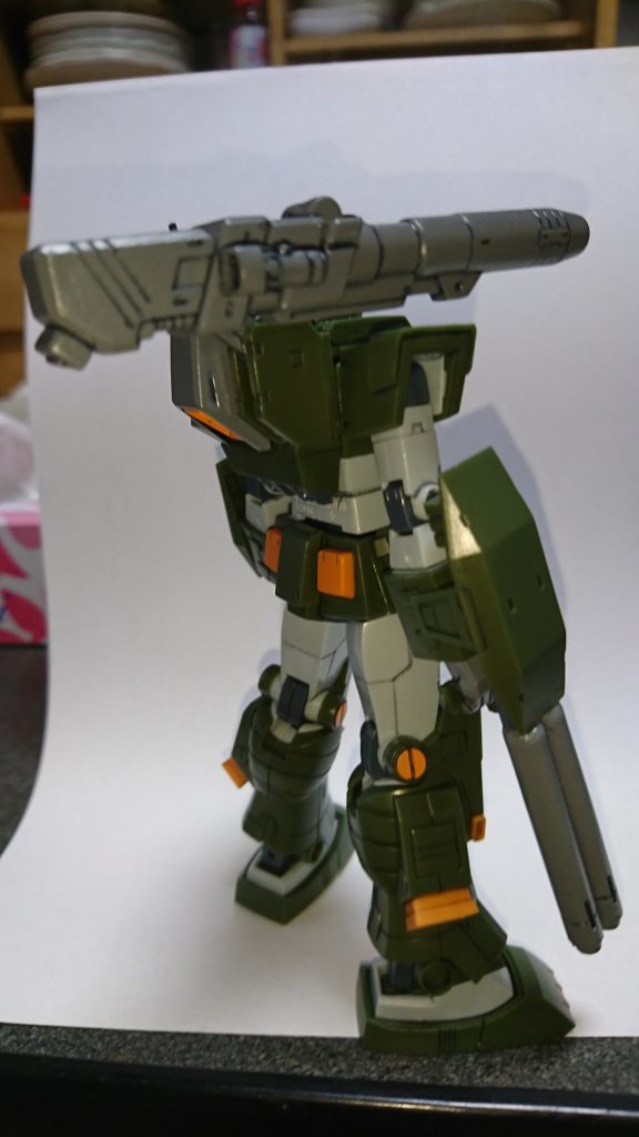 斜め後ろから。