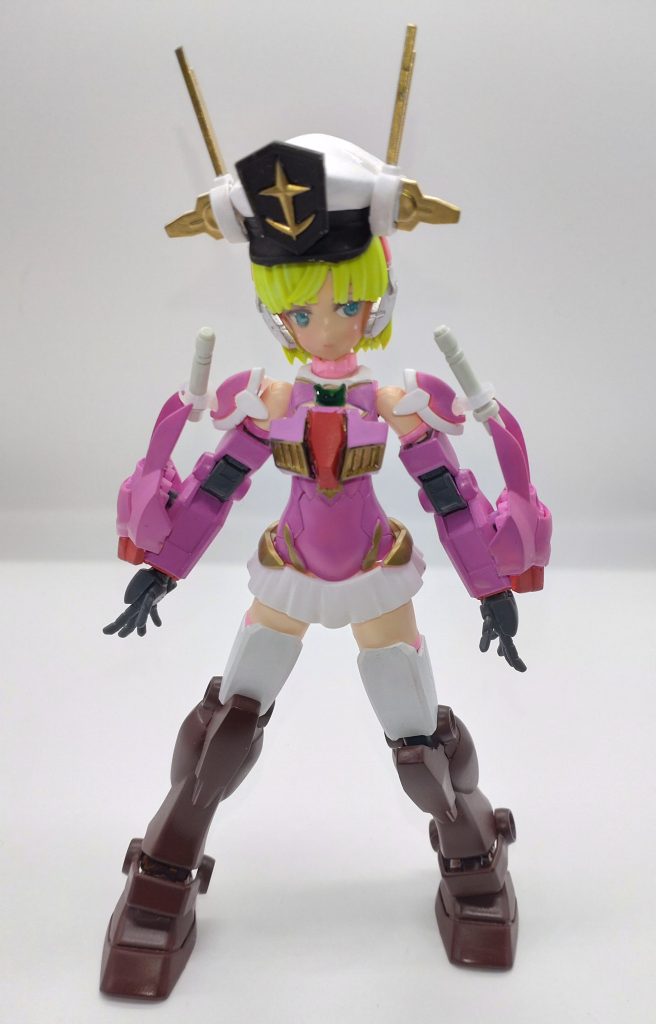 バックパックオフで。ボディは連邦の制服イメージ、頭部はホワイトベースの艦橋イメージです。
