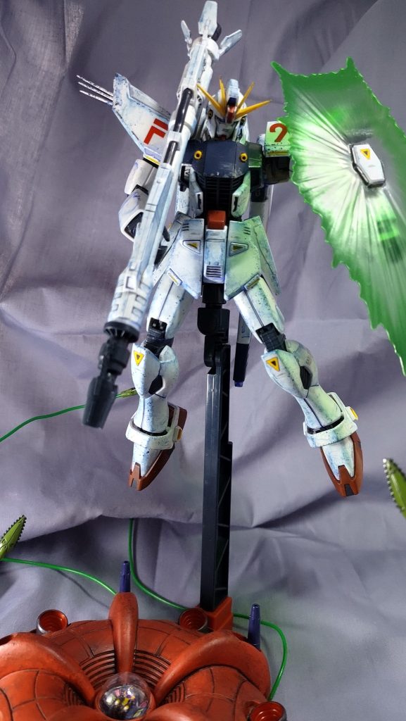 最後のシーンビームランチャーは左手でライフルが右手でしたね😅  最後までご覧いただきありがとうございました。