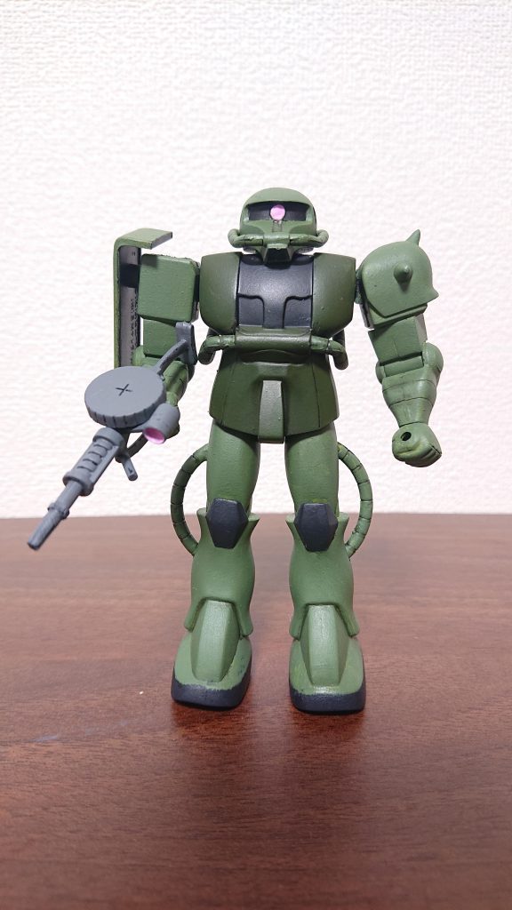 正面‼️うん。ザクだ。