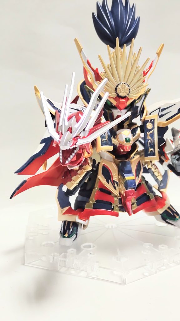 ストライクベント・龍咆撃超高温の炎のブレスを吐く。