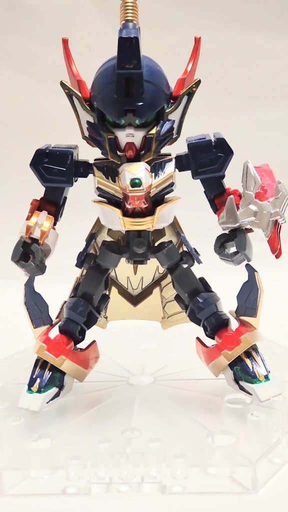 換装前の鎧を外した状態。軽装形態を造りたかったんですが、技術的に断念……肩だけは董卓プロヴィデンスを使って、信長の肩鎧を磁石で着脱可能にしました。