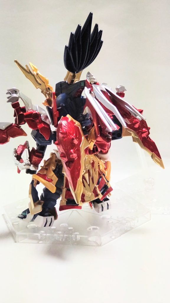 サバイブ・信長ガンダムエピオン 緋龍の装緋龍の力を全身に顕現した姿。炎の力を常時扱えるようになった。※これ以降はオリジナルです。龍騎サバイブの姿に近づけたものではありません。